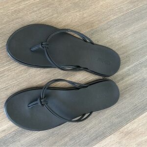 OluKai Black Flip Flop Sandals